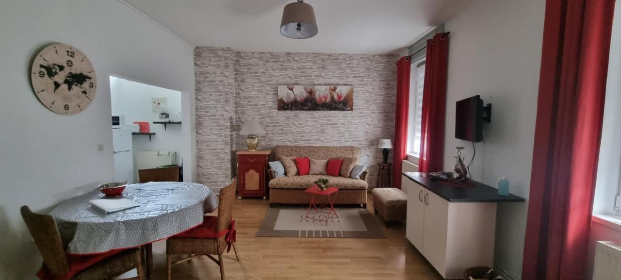 Appartement Meuble Romain ニーデルブロン・レ・バン エクステリア 写真